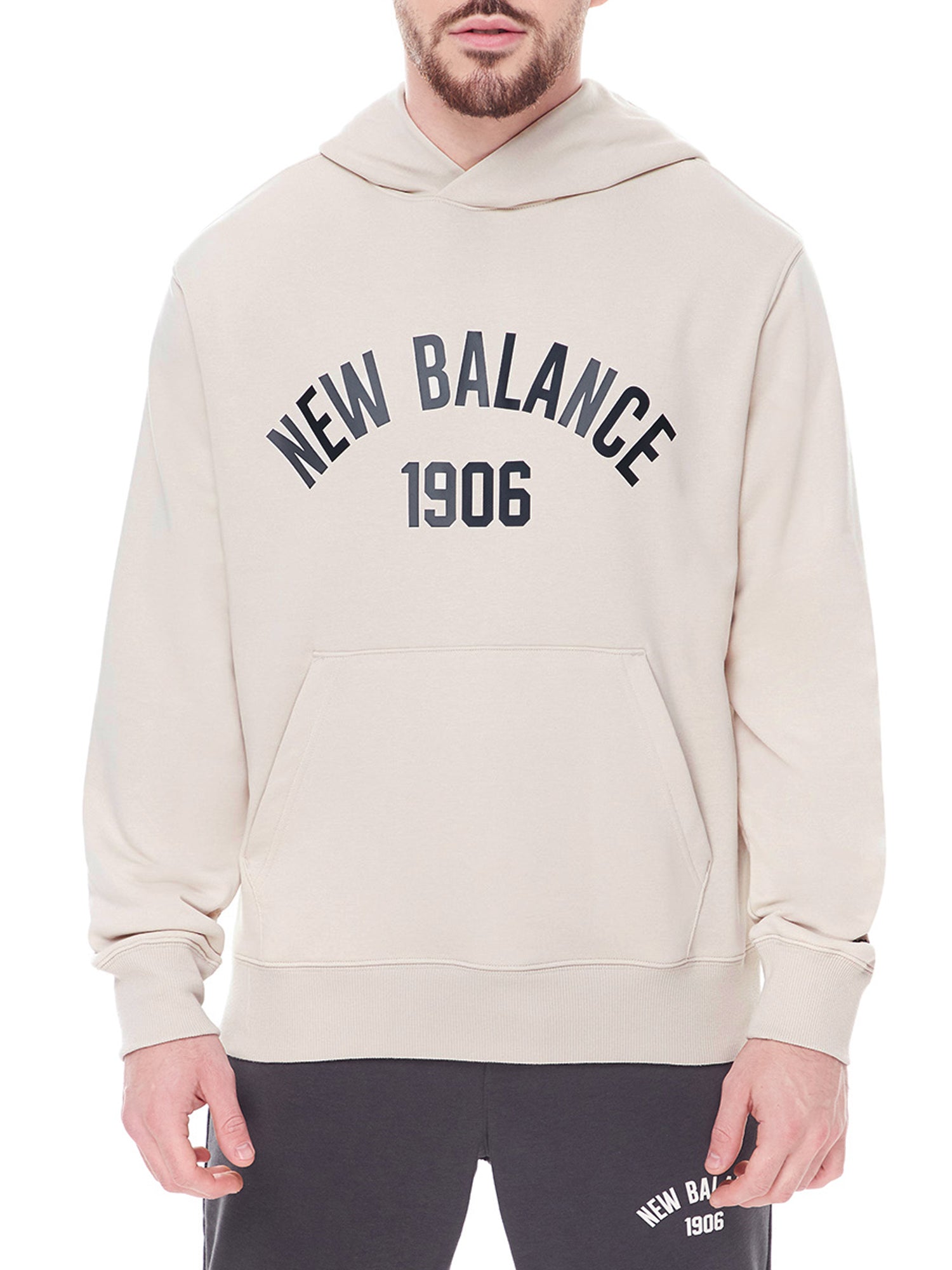 NEW BALANCE FELPA CON CAPPUCCIO ESSENTIALS VARSITY BIANCO SPORCO