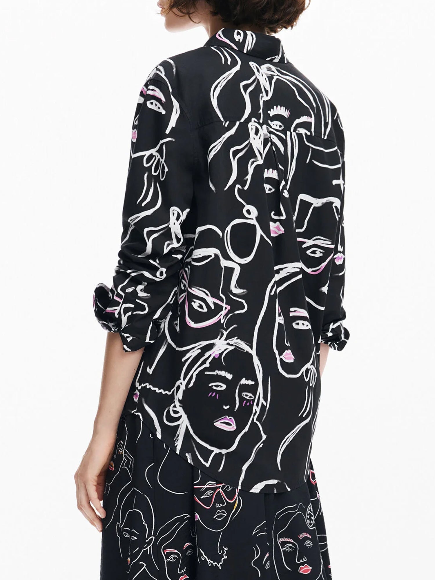 DESIGUAL CAMICIA CON VOLTI FEMMINILI NERO