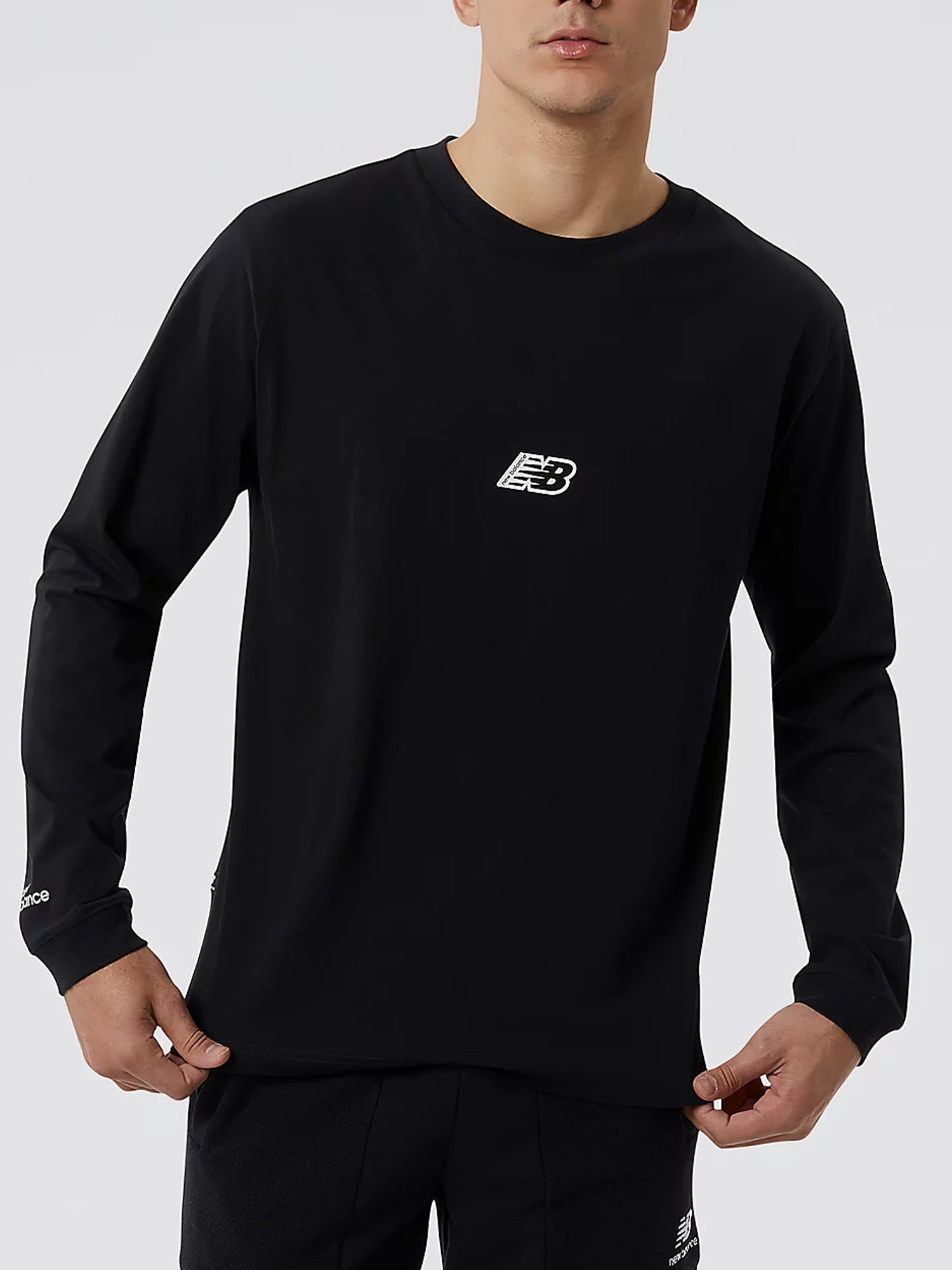 NEW BALANCE T-SHIRT MANICA LUNGA ESSENTIALS NERO