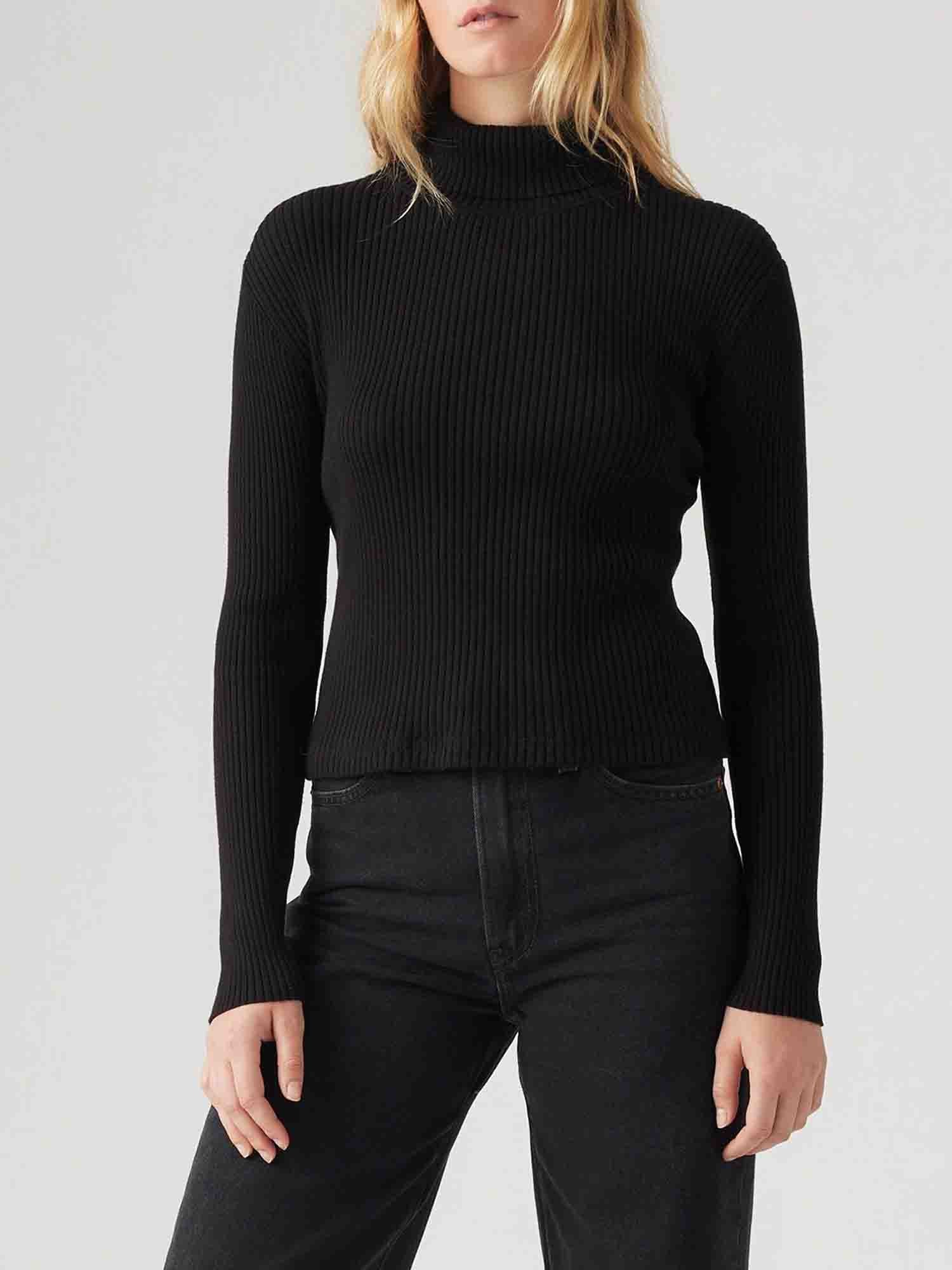 TULIP TURTLENECK TOP