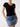Guess t-shirt scollo a v con logo mini triangolo