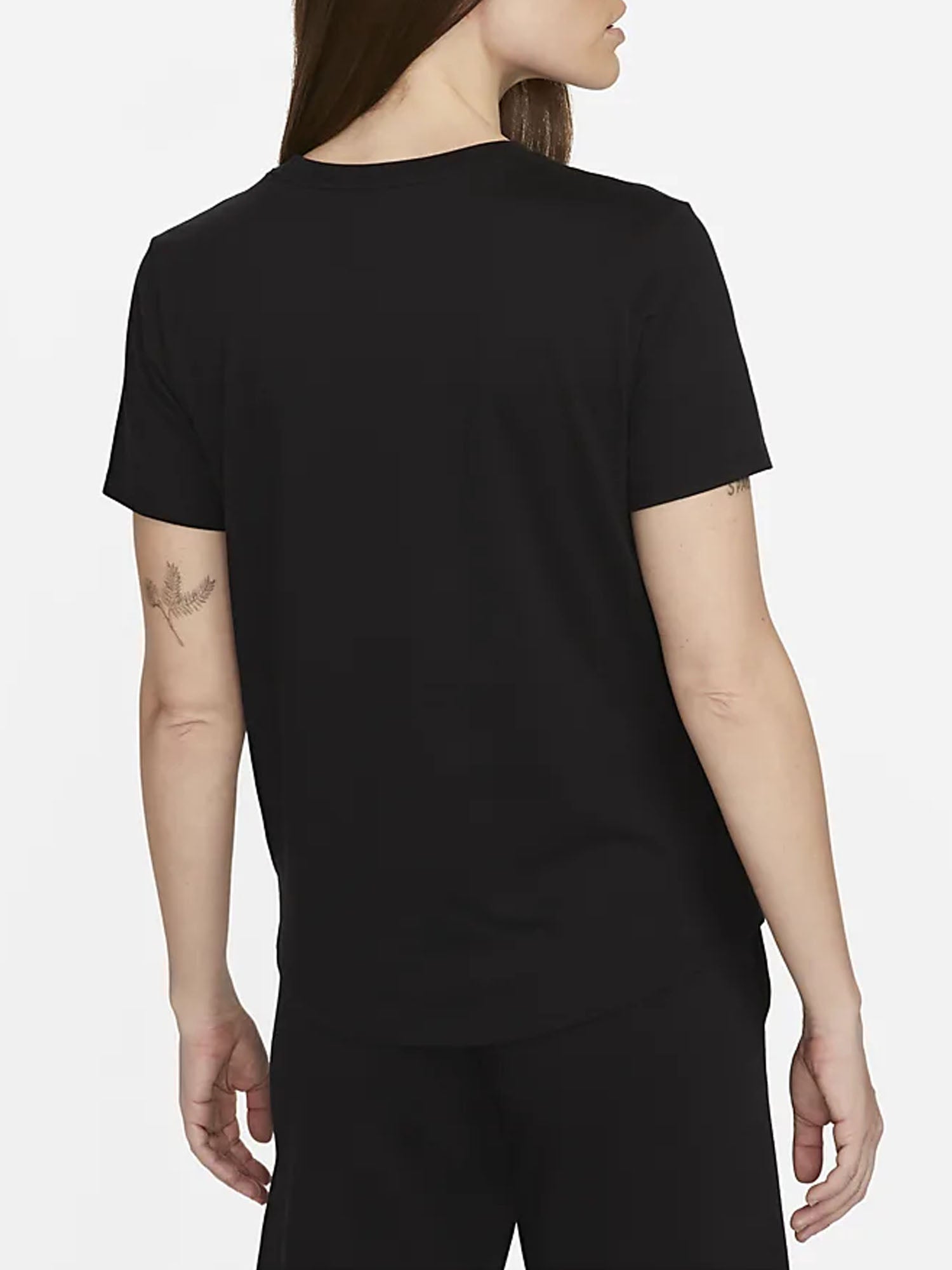 NIKE T-SHIRT SPORTSWEAR ESSENTIALS NERO