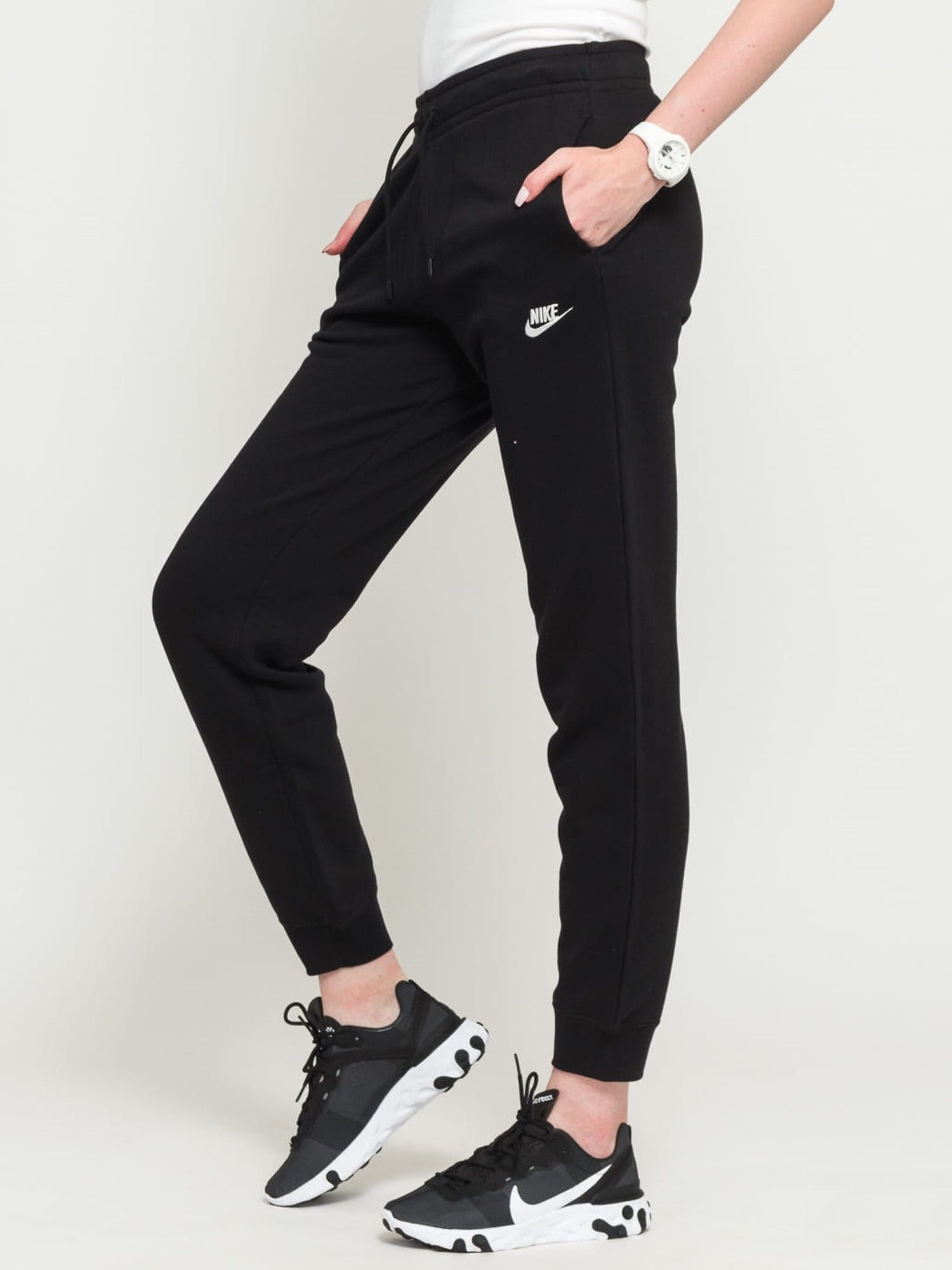 NIKE PANTALONI SPORTIVI ESSENTIAL REGULAR NERO